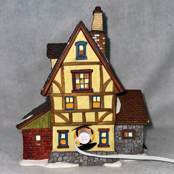 Santa's Workbench Lighted Porcelain House - Calico Cat Toy Shop Christmas 1999 - Picture 3 of 7